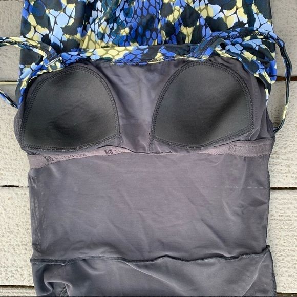 EUC Silhouette Solutions 1 PC Floral Swimsuit - Picture 11 of 14